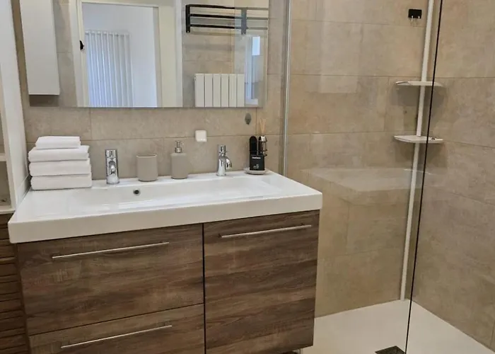 Les Bastides Du Soleil, Swimming Pool & Within Walking Distance * Antibes